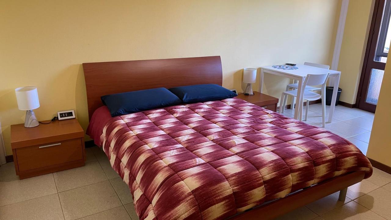 B&B Su Fassoi Santa Giusta Exteriör bild