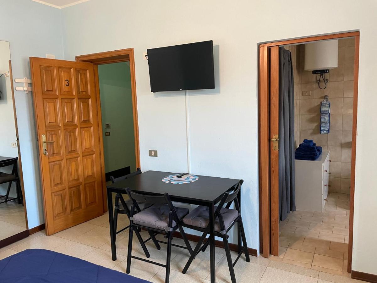 B&B Su Fassoi Santa Giusta Exteriör bild