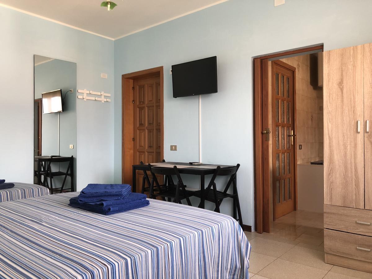 B&B Su Fassoi Santa Giusta Exteriör bild