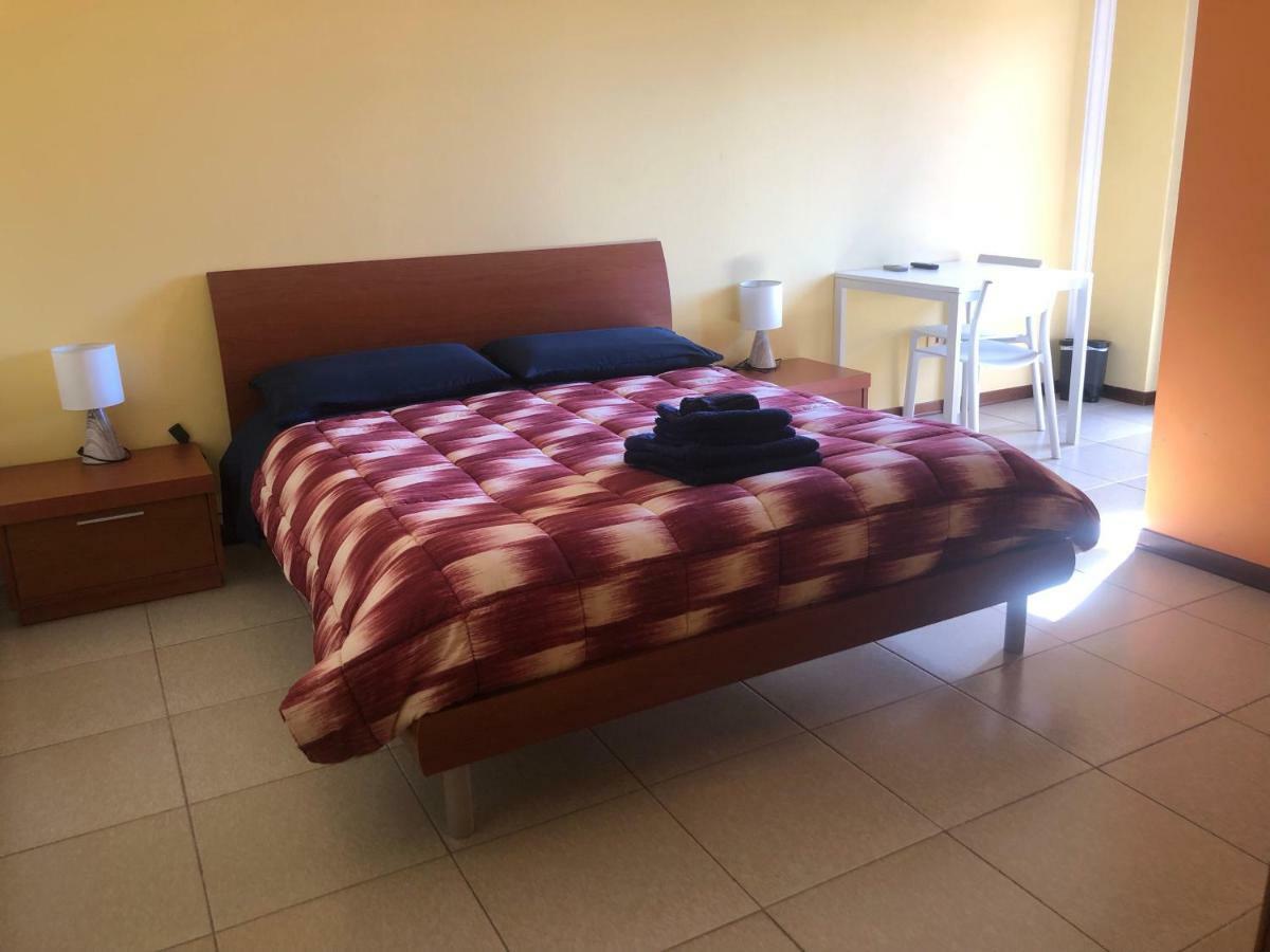 B&B Su Fassoi Santa Giusta Exteriör bild